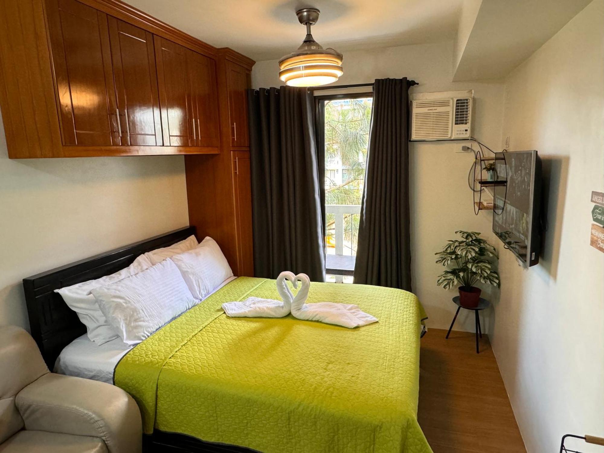 טגאיטאי Cozyvilla At Pine Suites Tagaytay 2Br Or Studio With Free Parking 2Br In Basement Parking And Studio In Offsite Parking מראה חיצוני תמונה