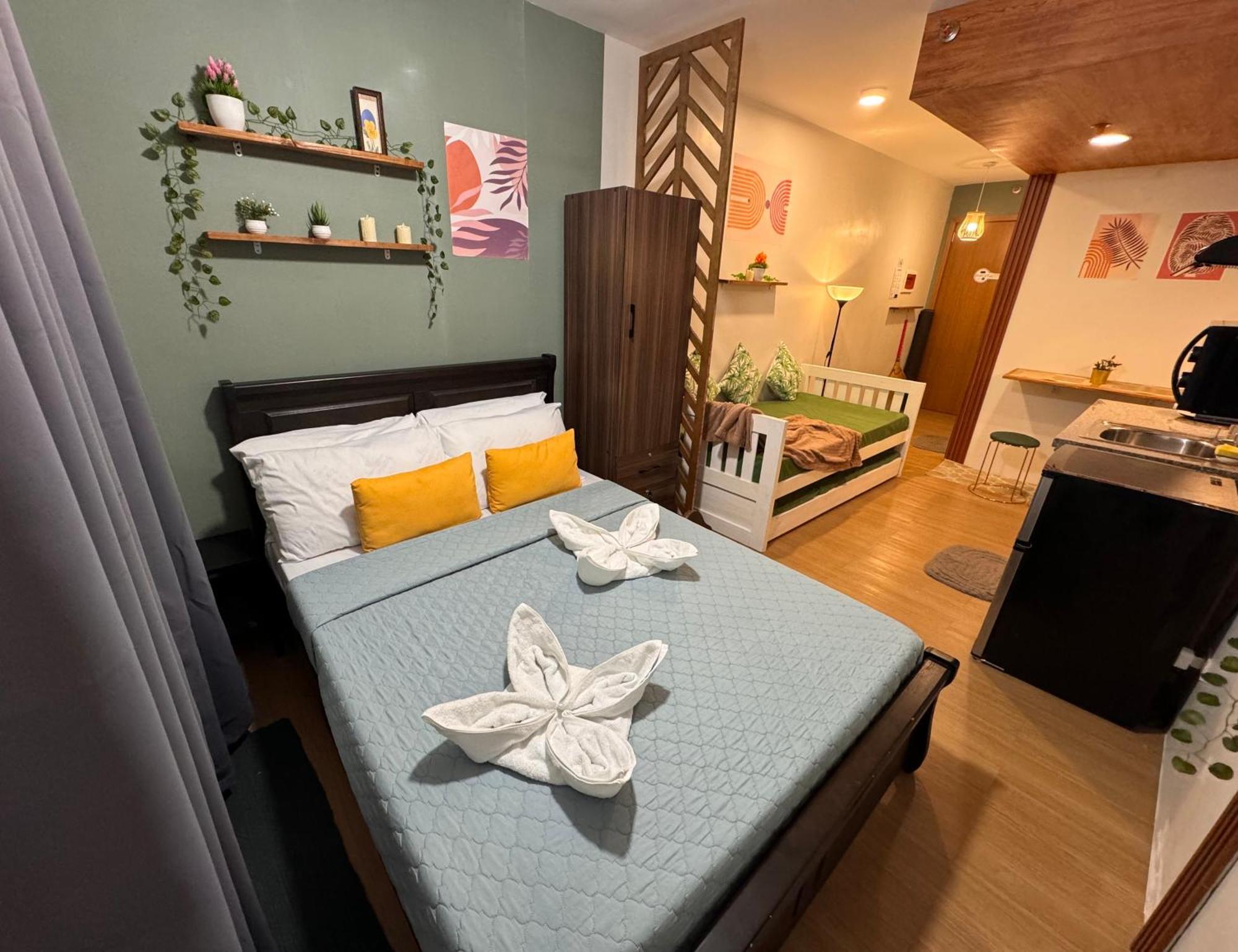 טגאיטאי Cozyvilla At Pine Suites Tagaytay 2Br Or Studio With Free Parking Studio Offsite 2Br And Deluxe Studio Basement מראה חיצוני תמונה