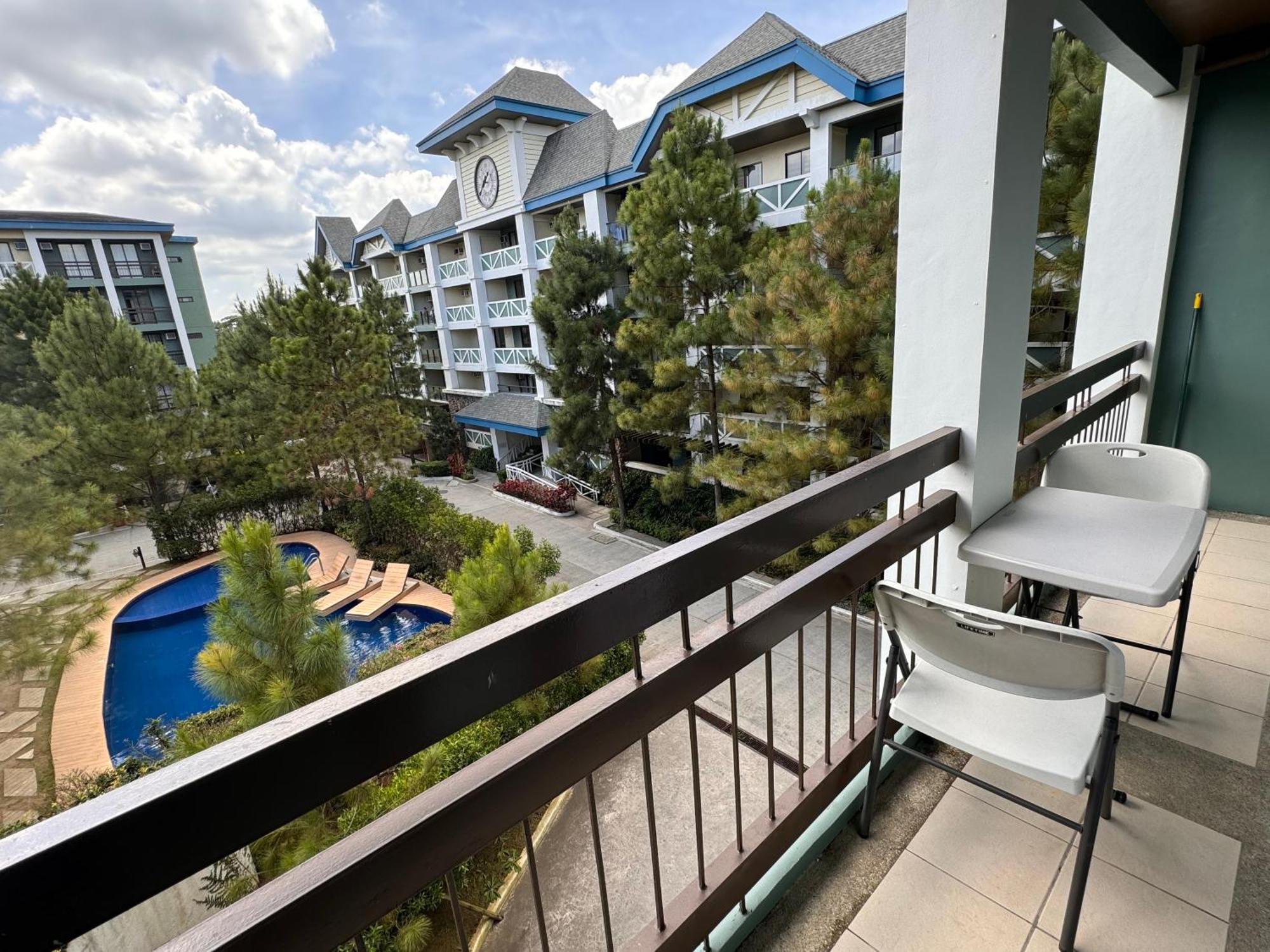 טגאיטאי Cozyvilla At Pine Suites Tagaytay 2Br Or Studio With Free Parking Studio Offsite 2Br And Deluxe Studio Basement מראה חיצוני תמונה