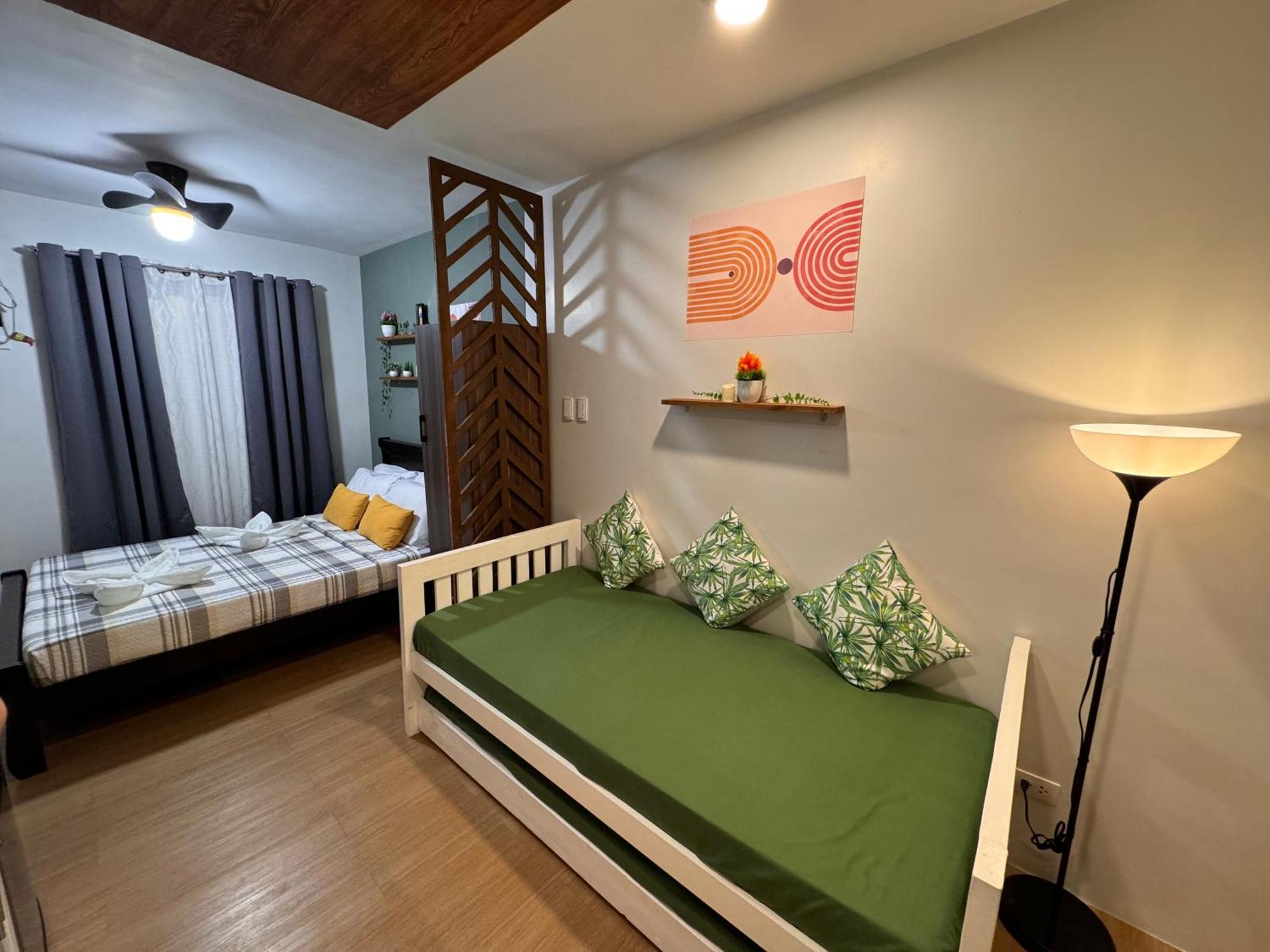 טגאיטאי Cozyvilla At Pine Suites Tagaytay 2Br Or Studio With Free Parking Studio Offsite 2Br And Deluxe Studio Basement מראה חיצוני תמונה