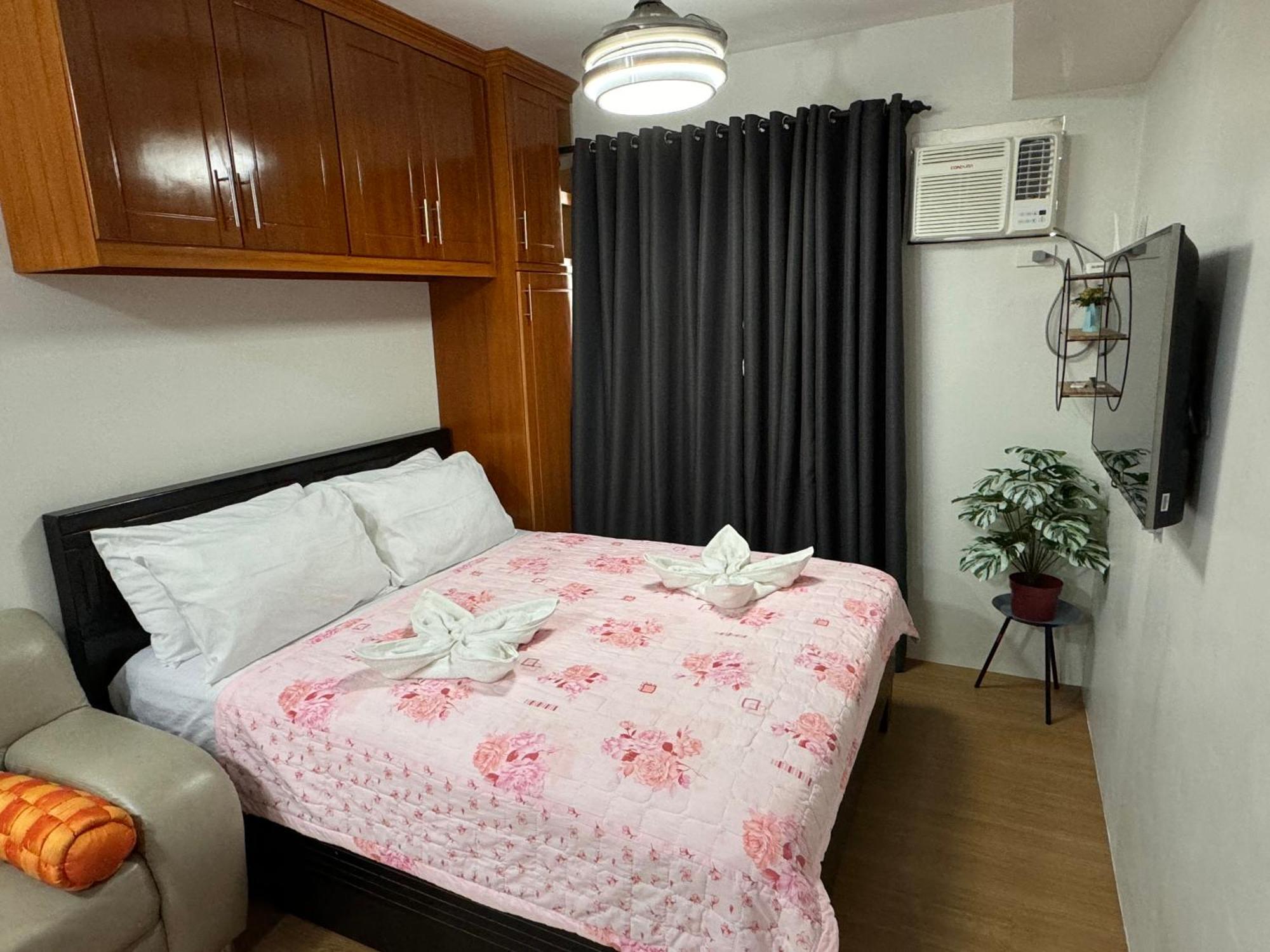 טגאיטאי Cozyvilla At Pine Suites Tagaytay 2Br Or Studio With Free Parking 2Br In Basement Parking And Studio In Offsite Parking מראה חיצוני תמונה
